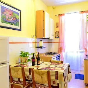 Casa Vacanza Frendy - Free Airport Transportation On Arrival If You Book An Of Minimum 3 Nights And 6 People Pensión